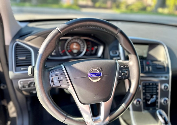 Volvo XC 60 cena 74900 przebieg: 225000, rok produkcji 2016 z Żarów małe 631